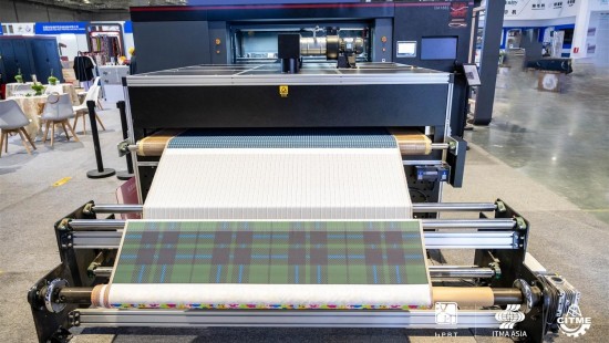 選擇數位紡織品打印機的六大問題：服裝製造商和工作室的基本指南